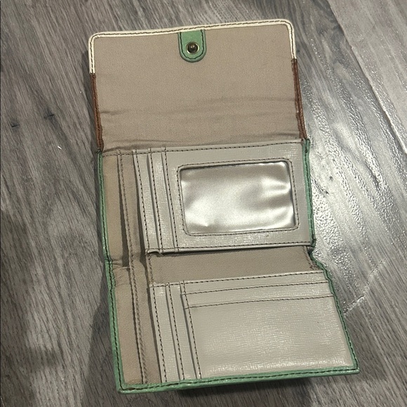 Fossil Green Leather Wallet - Picture 6 of 7